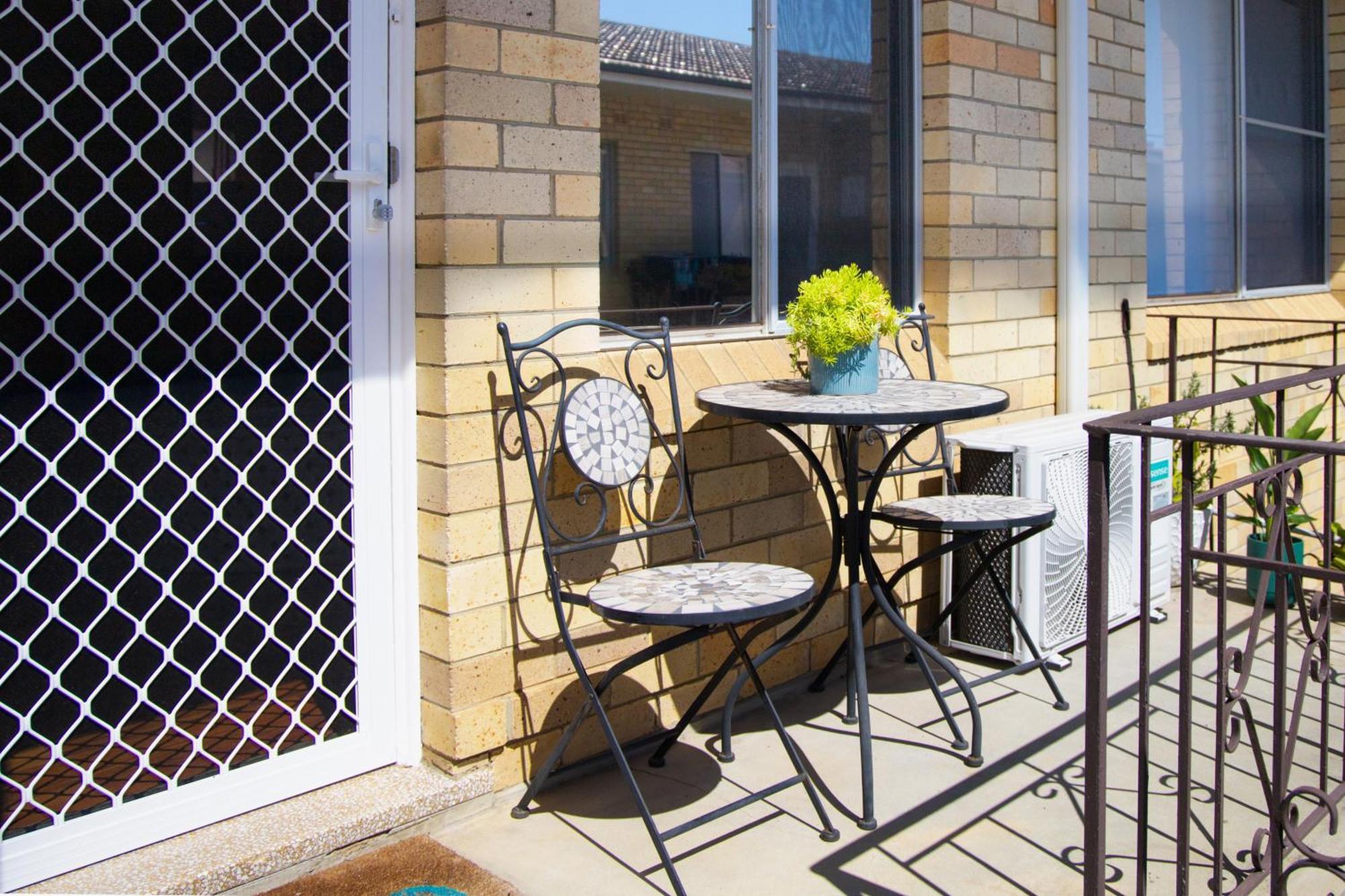 Cozy 2-bed Ramsgate Retreat, Walk To & Shops Apartment *
