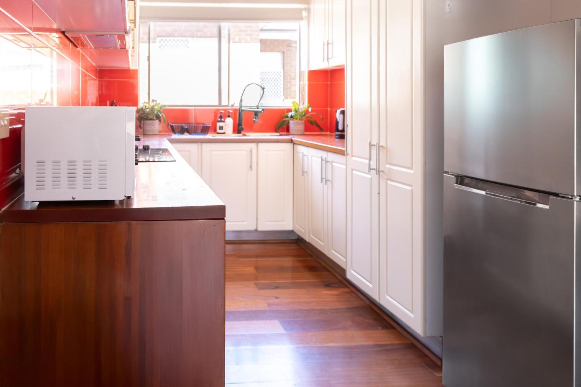 Cozy 2-bed Ramsgate Retreat, Walk To & Shops Apartment Sydney